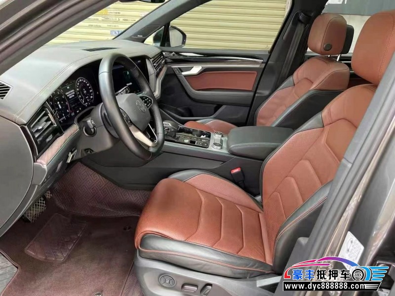 22年大众途锐轿车抵押车出售