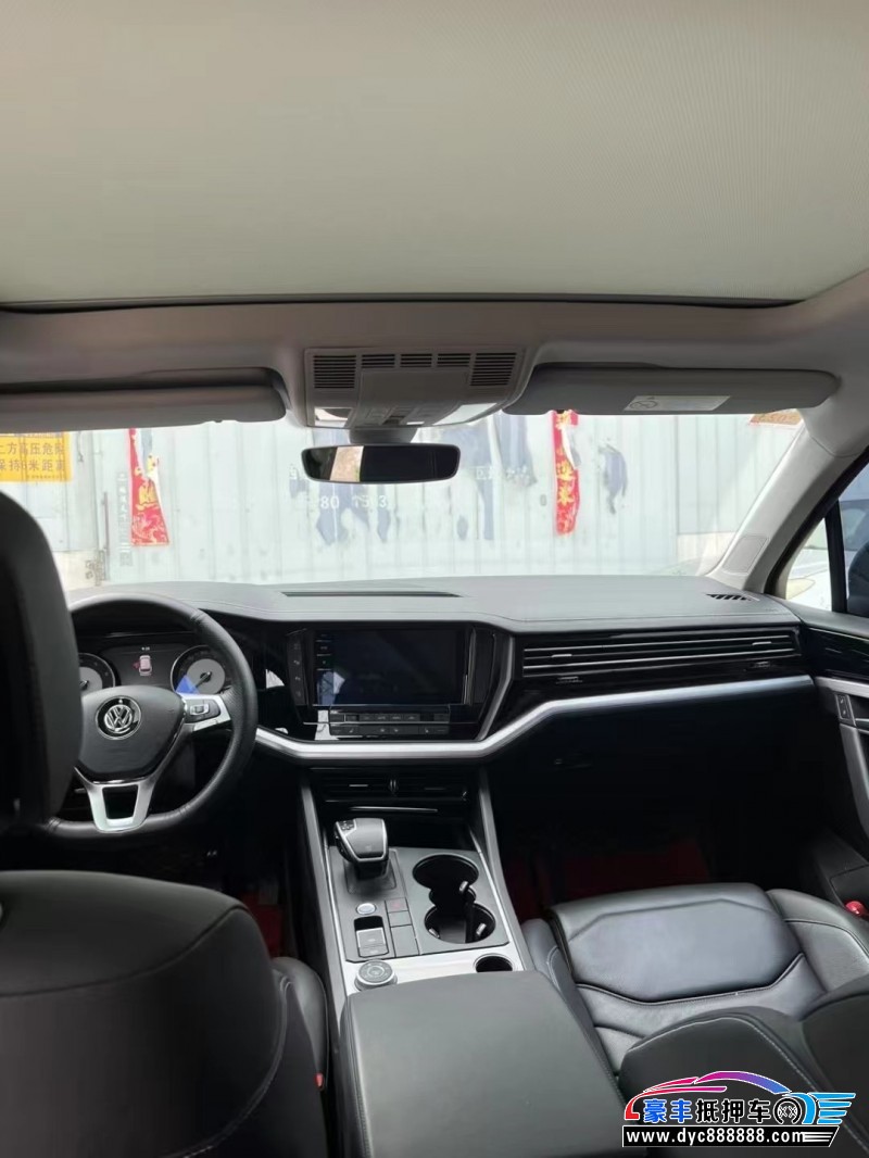 19年大众途锐轿车抵押车出售