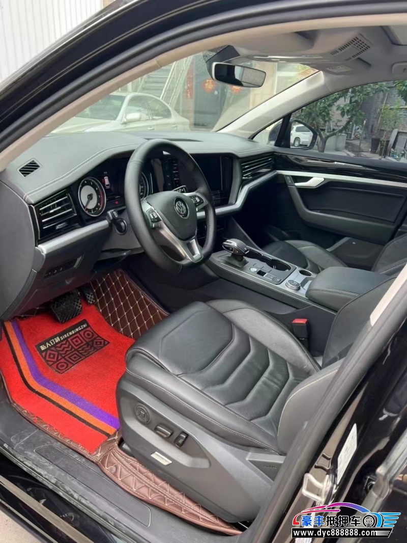 19年大众途锐轿车抵押车出售