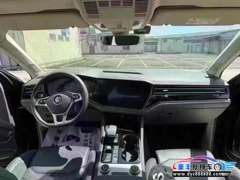 19年大众途锐SUV抵押车出售