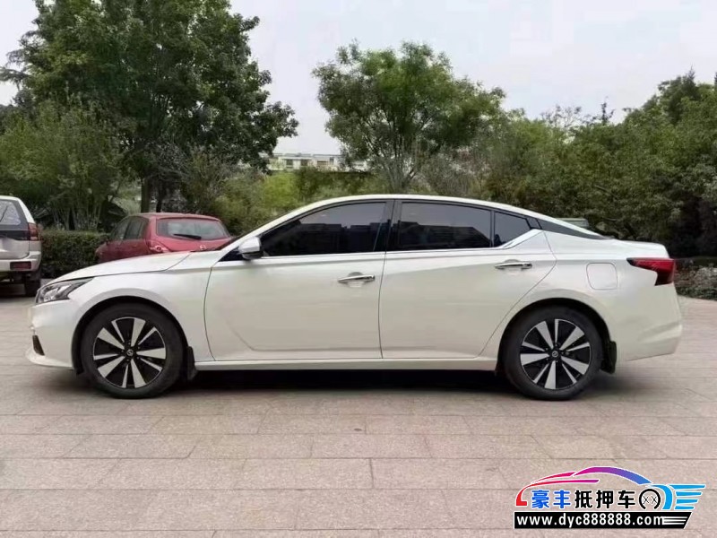 23年日产天籁轿车抵押车出售