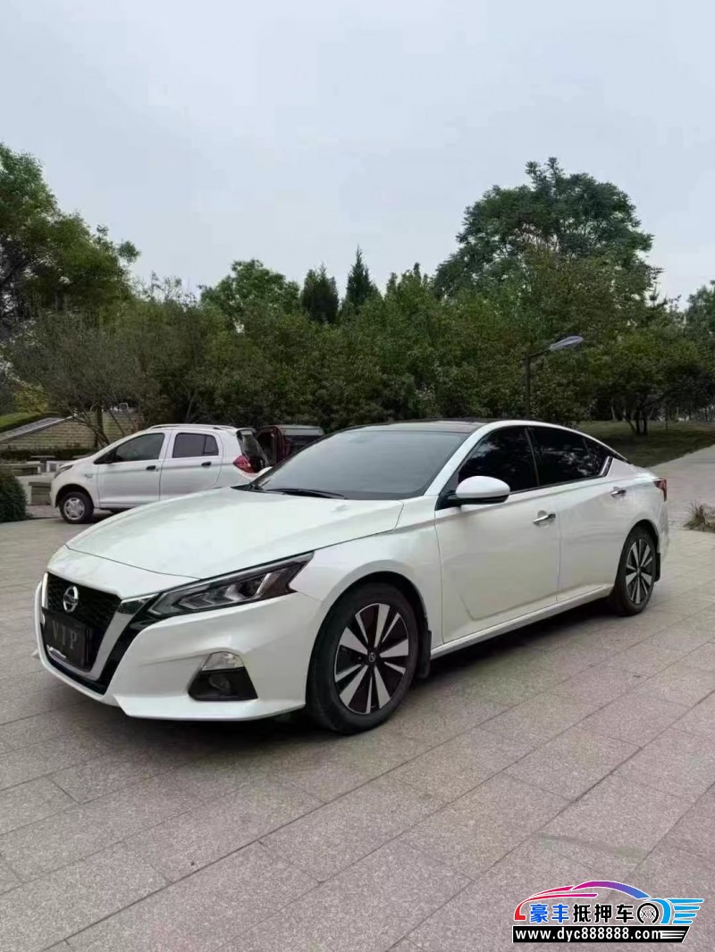 23年日产天籁轿车抵押车出售