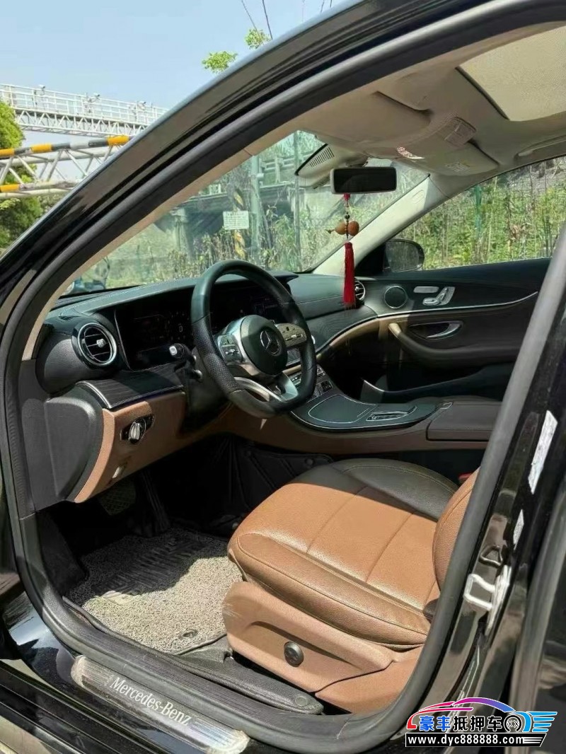 19年奔驰E轿车抵押车出售