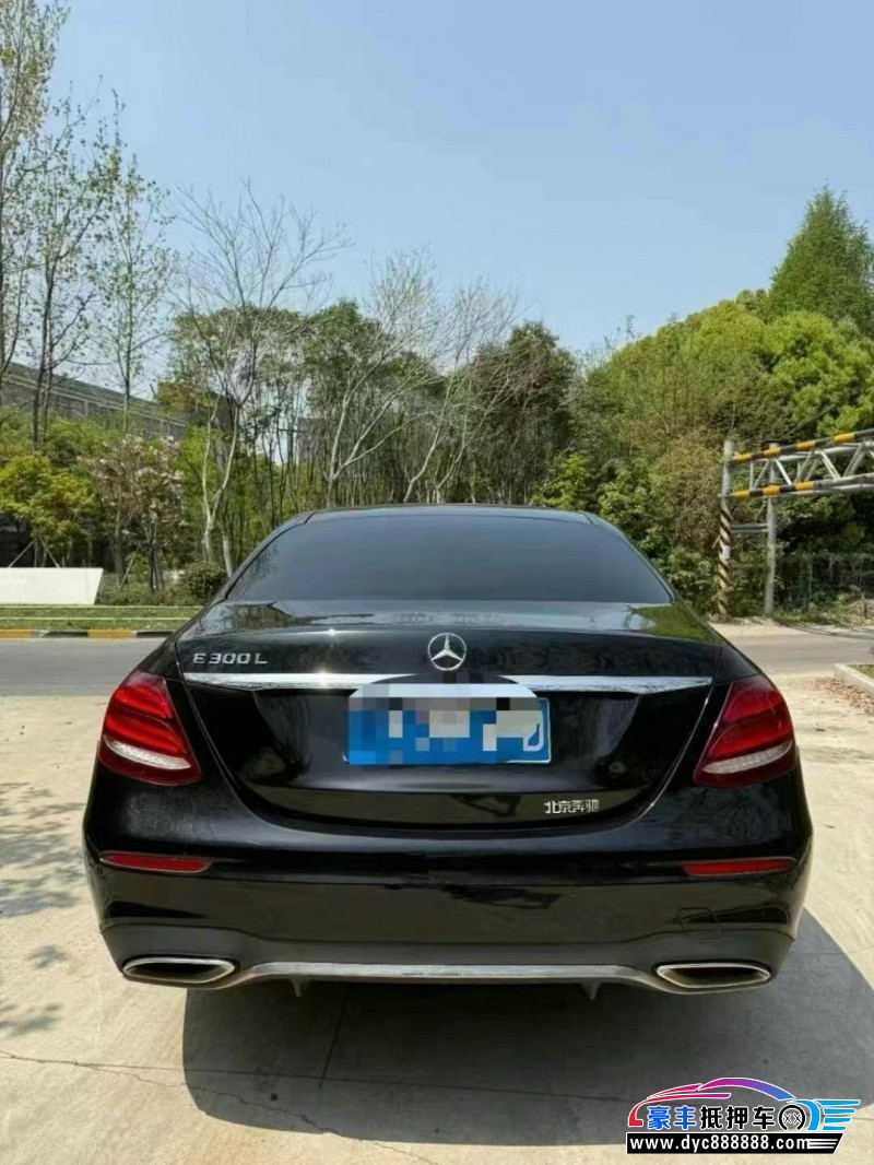 19年奔驰E轿车抵押车出售