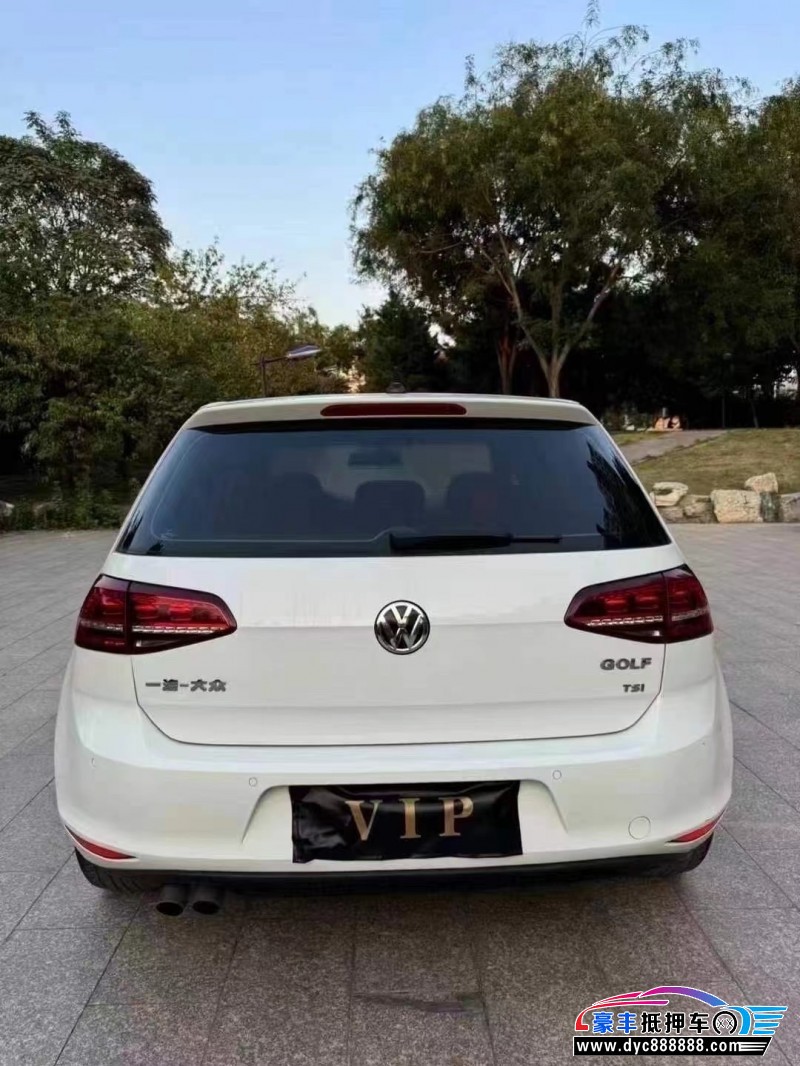 17年大众高尔夫轿车抵押车出售