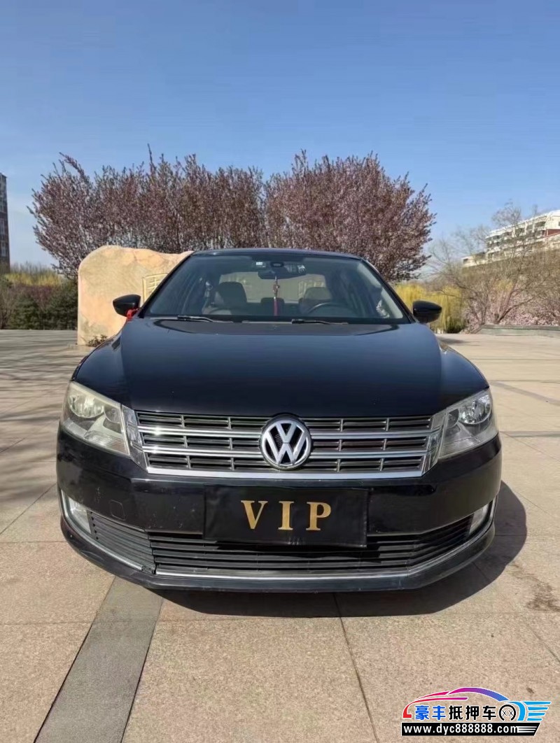 13年大众朗逸轿车抵押车出售