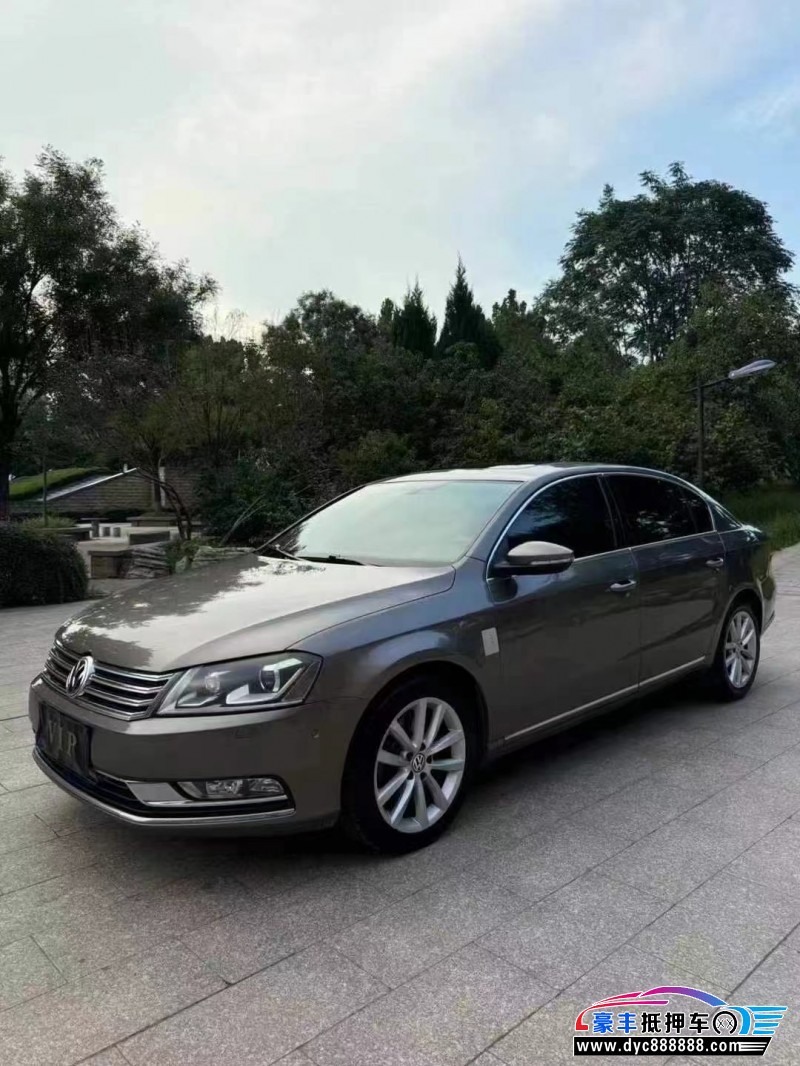 14年大众迈腾轿车抵押车出售