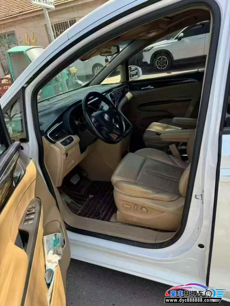 19年别克GL8轿车抵押车出售