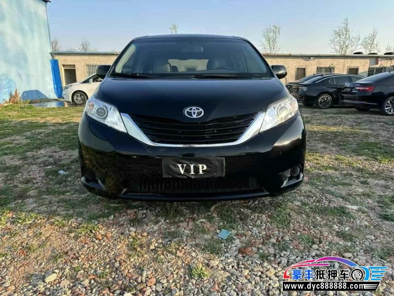 16年丰田塞纳轿车抵押车出售