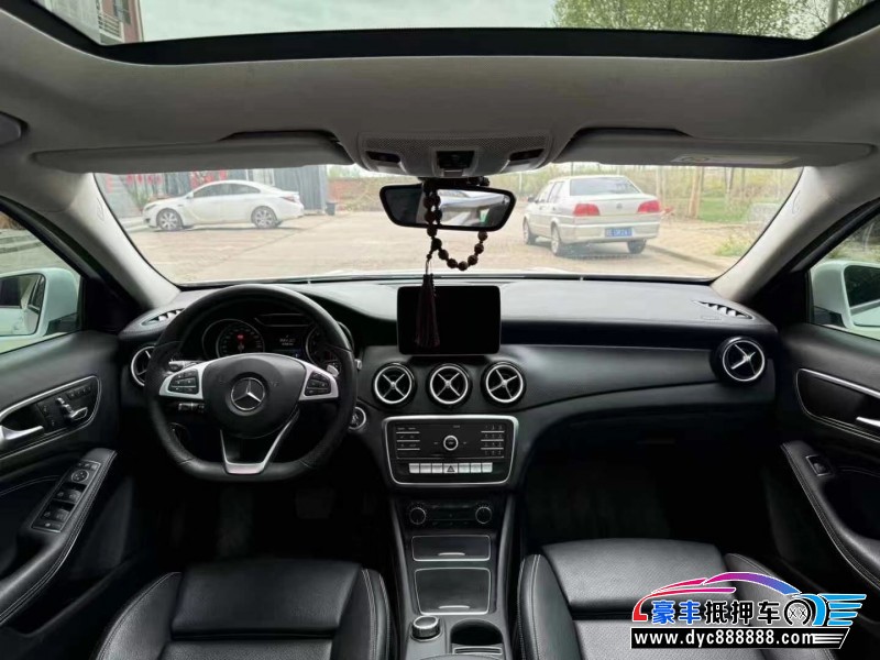 19年奔驰GLA轿车抵押车出售