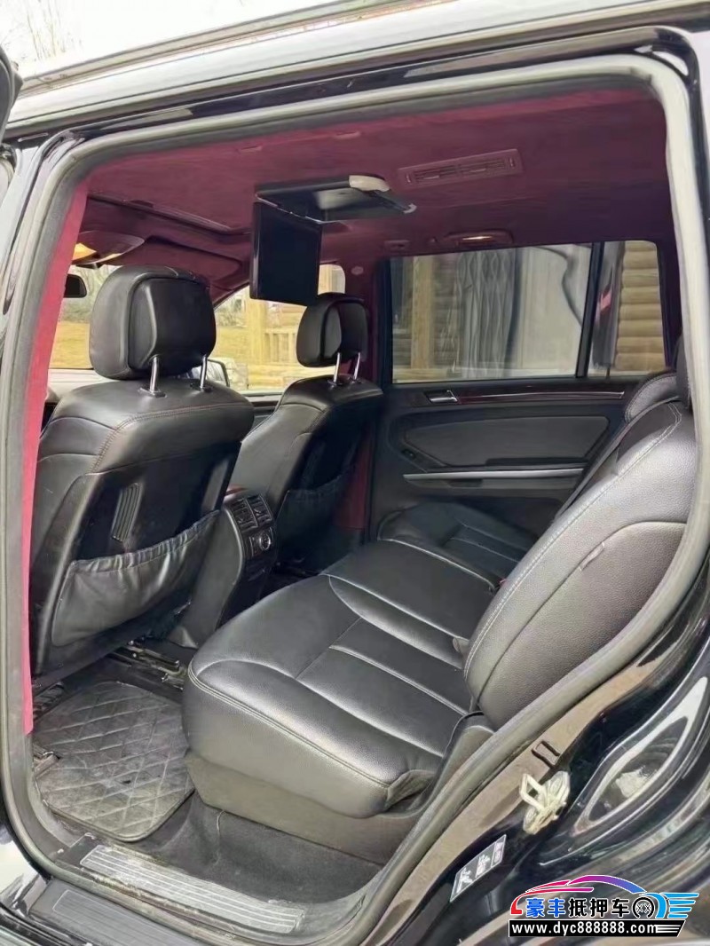 12年奔驰GL轿车抵押车出售