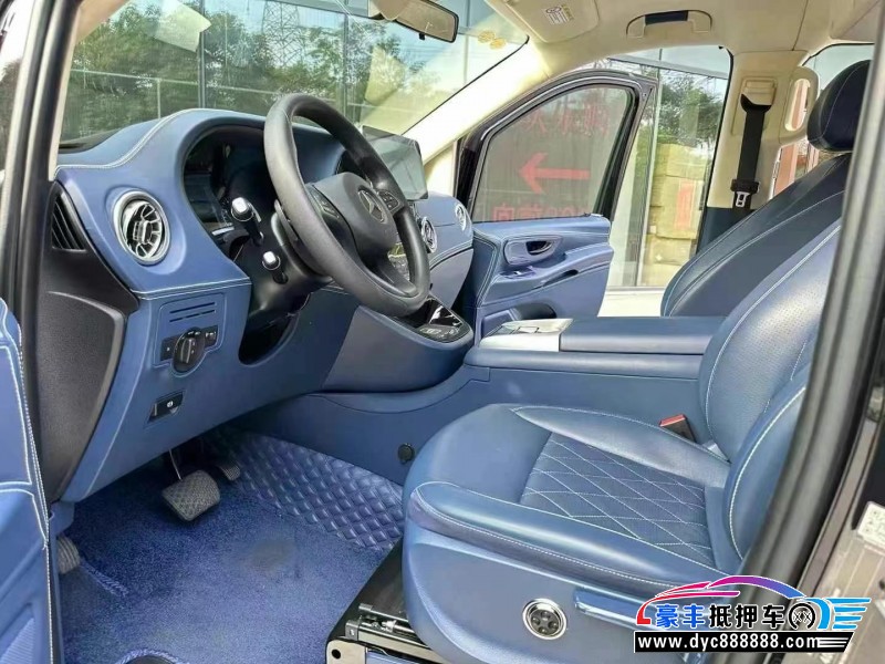 22年奔驰V轿车抵押车出售