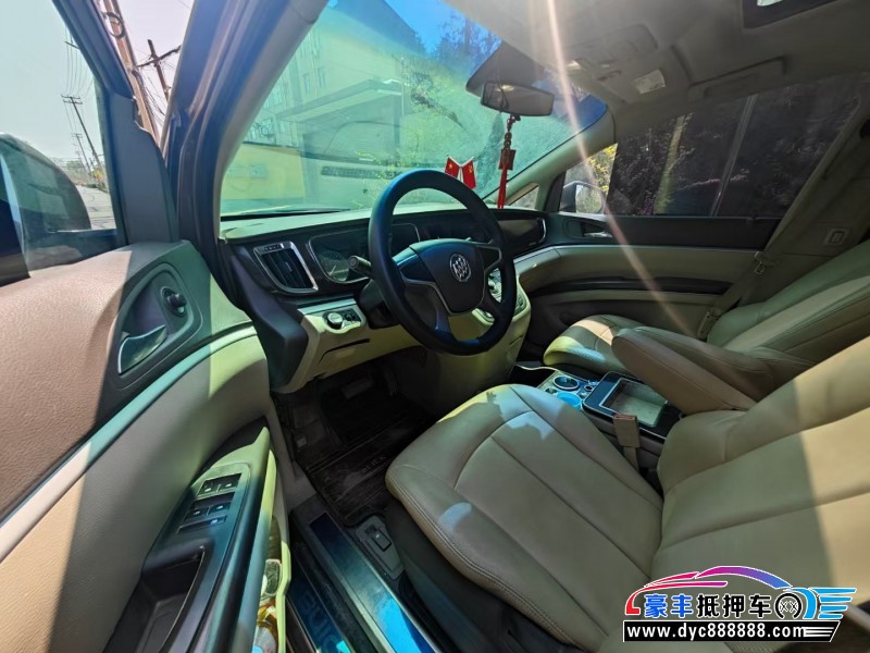 13年别克GL8MPV抵押车出售