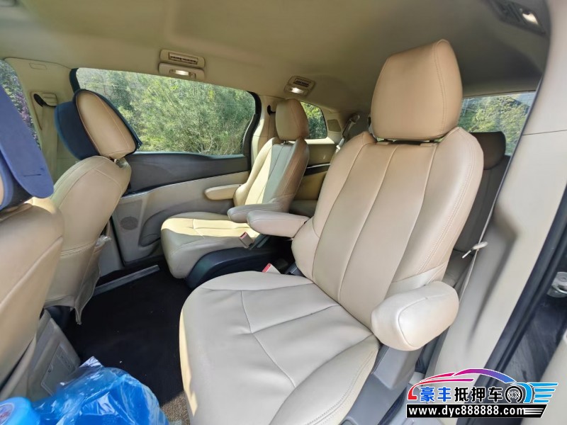 13年别克GL8MPV抵押车出售