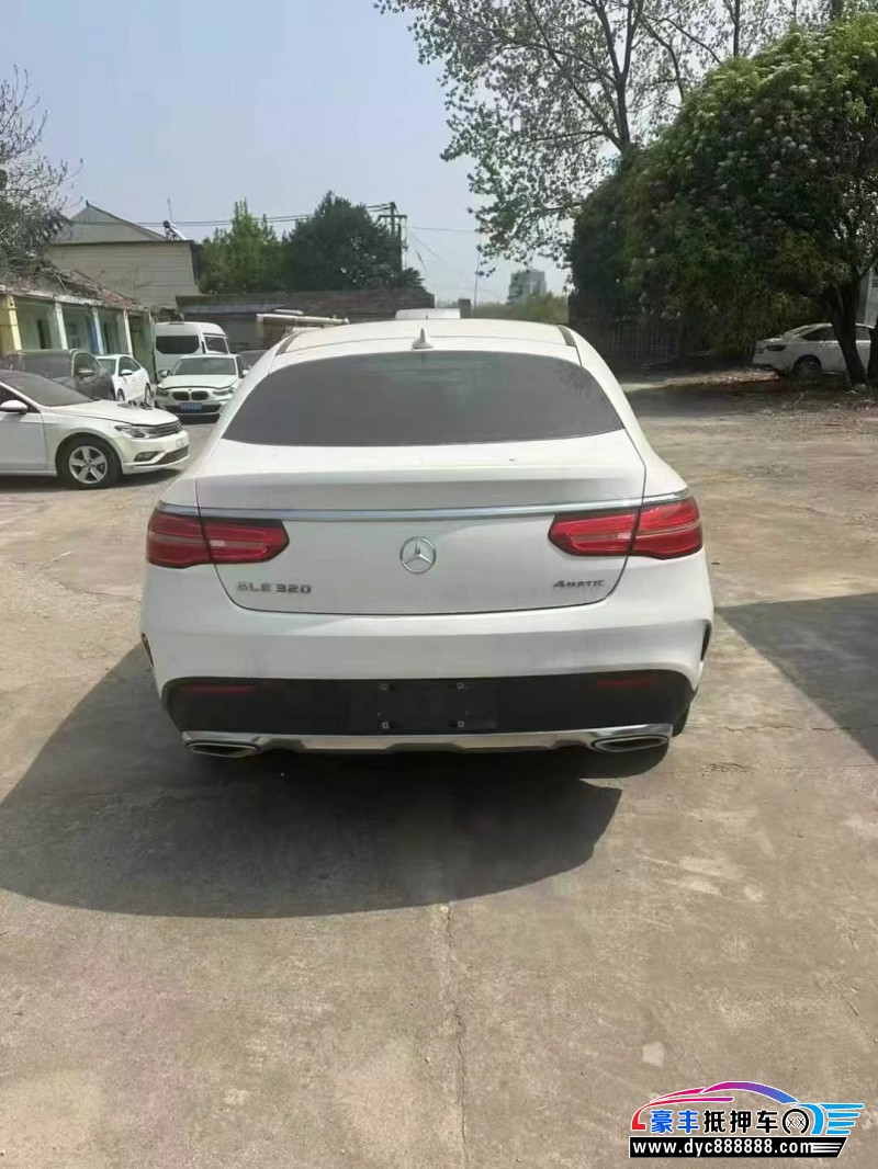 17年奔驰GLE轿车抵押车出售