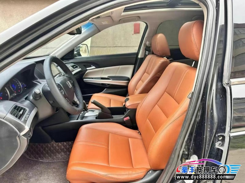 15年本田歌诗图轿车抵押车出售