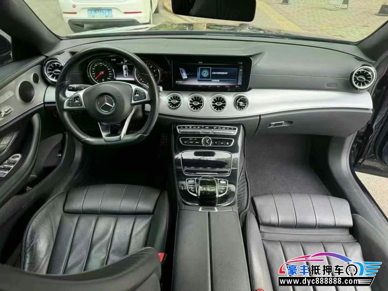 17年奔驰E轿车抵押车出售