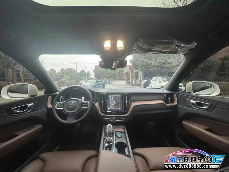 25年沃尔沃XC60轿车抵押车出售