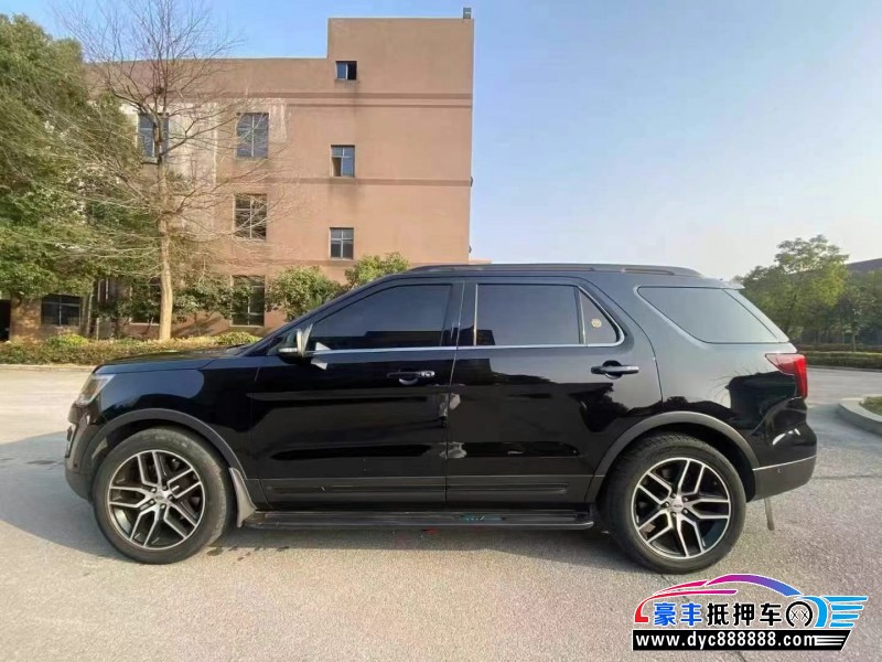 18年福特探险者轿车抵押车出售