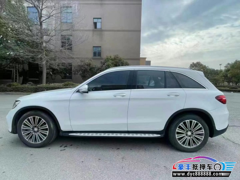 17年奔驰GLC轿车抵押车出售