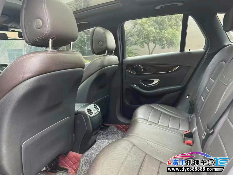 17年奔驰GLC轿车抵押车出售