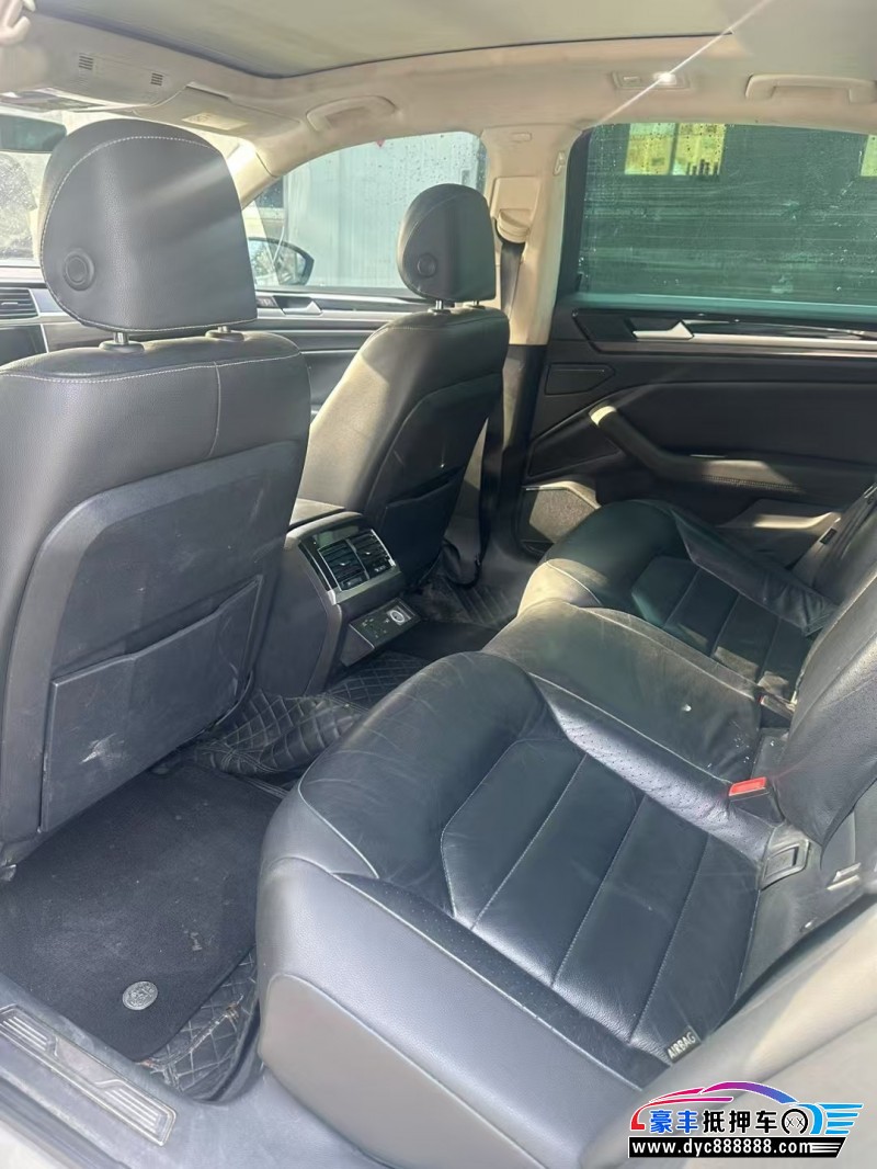 18年大众辉昂轿车抵押车出售