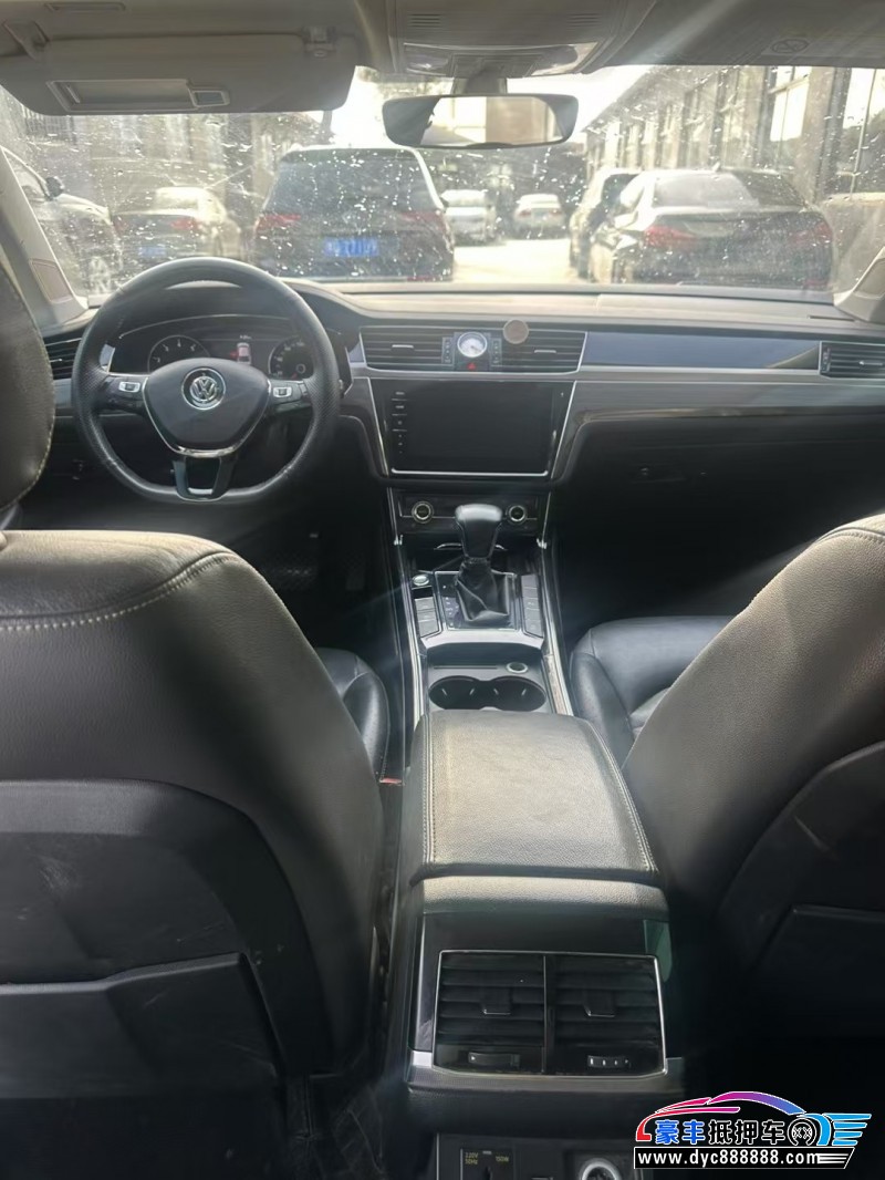 18年大众辉昂轿车抵押车出售