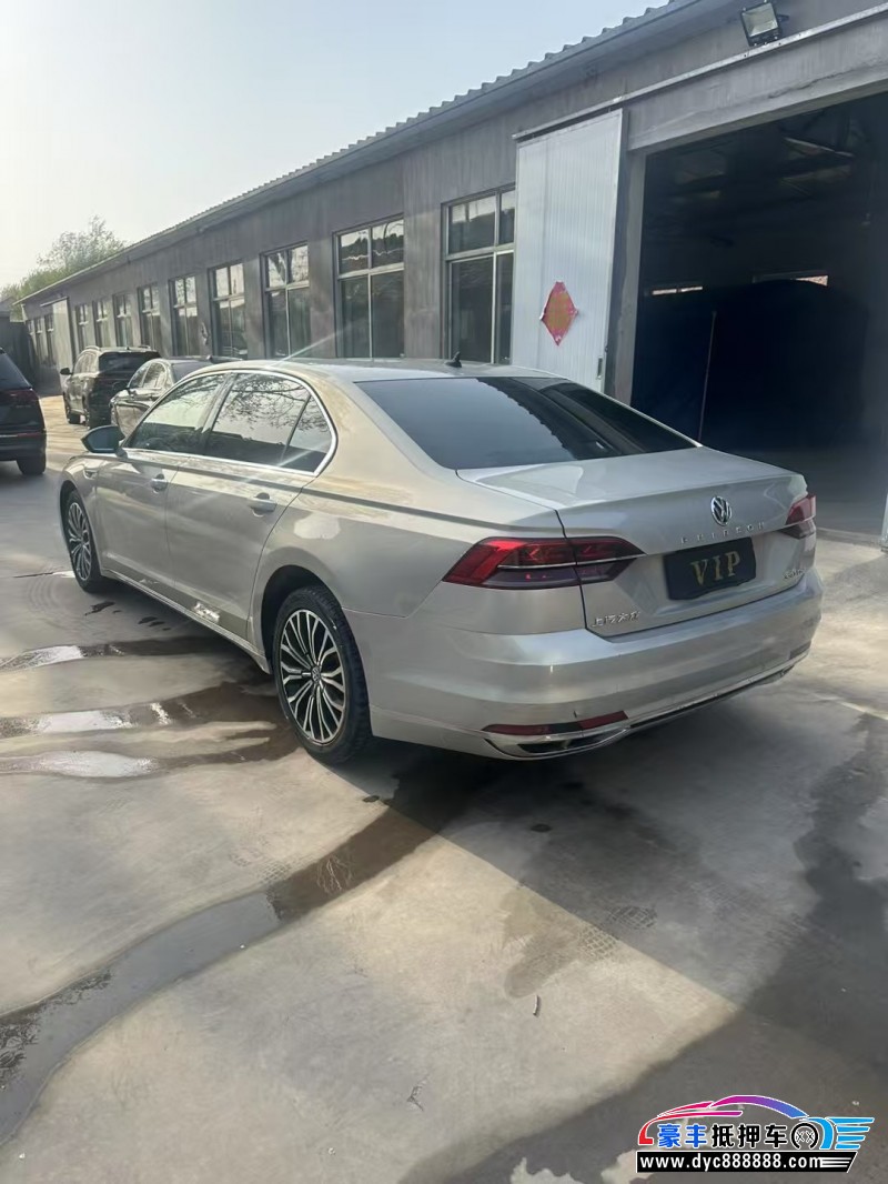 18年大众辉昂轿车抵押车出售