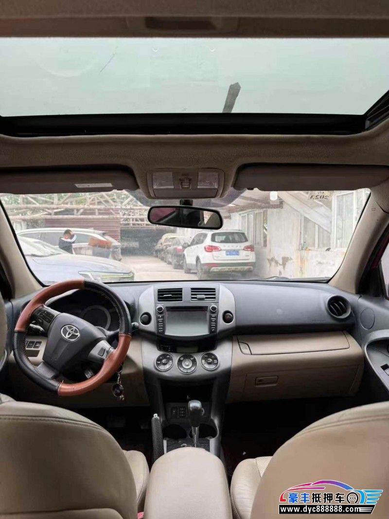 13年丰田RAV4荣放轿车抵押车出售