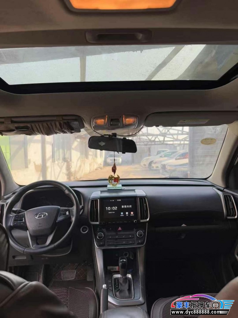 18年现代ix35轿车抵押车出售