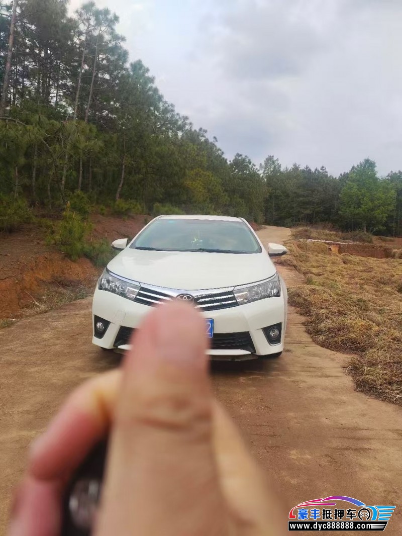 17年丰田卡罗拉轿车抵押车出售