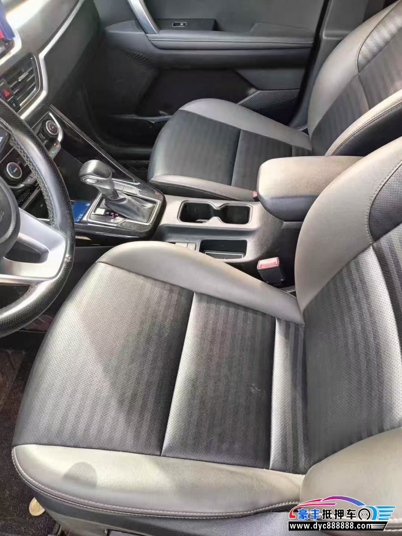 21年起亚智跑轿车抵押车出售