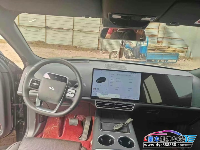 23年理想L8SUV抵押车出售