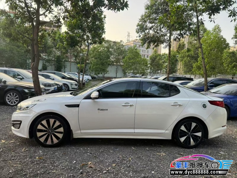 13年起亚K5轿车抵押车出售