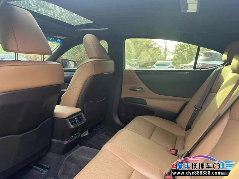 20年雷克萨斯ES轿车抵押车出售