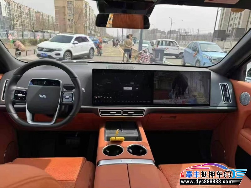 25年理想L8SUV抵押车出售