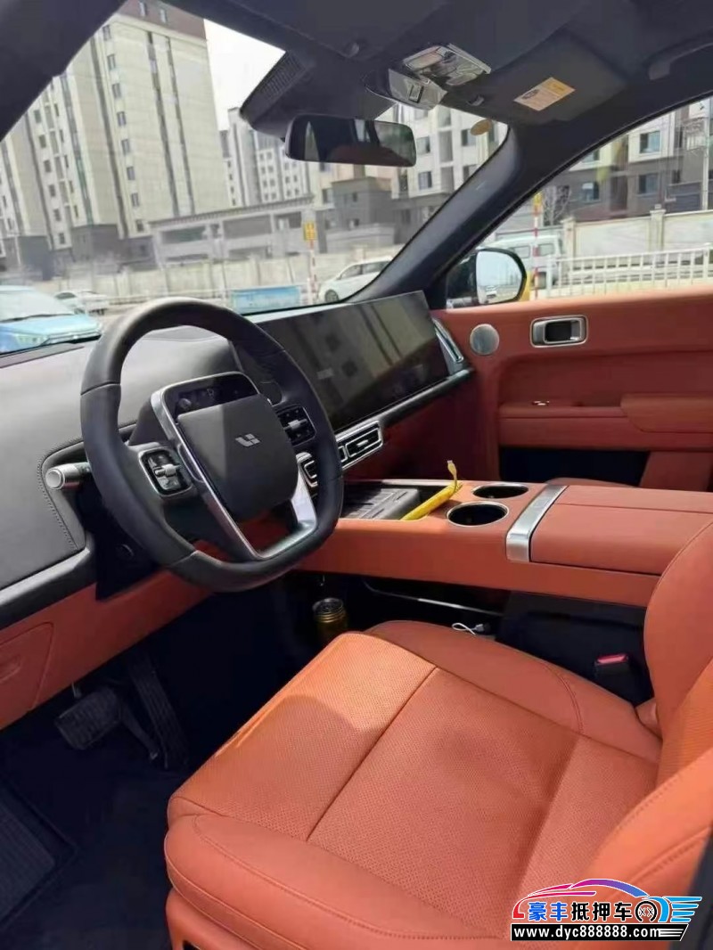 25年理想L8SUV抵押车出售