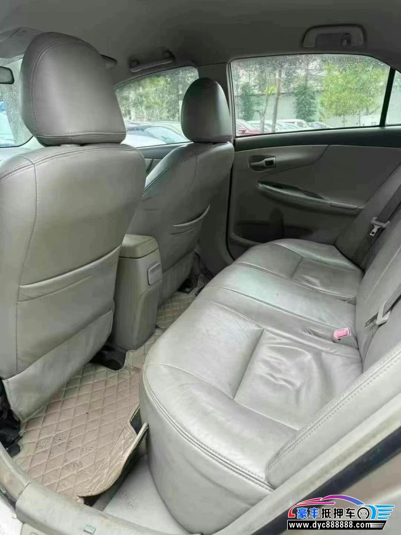 10年丰田卡罗拉轿车抵押车出售