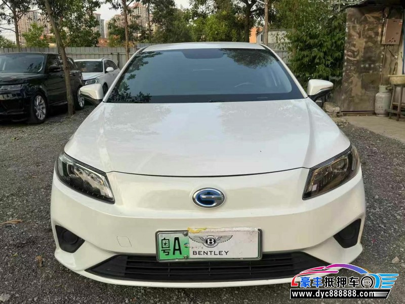 20年埃安炫轿车抵押车出售