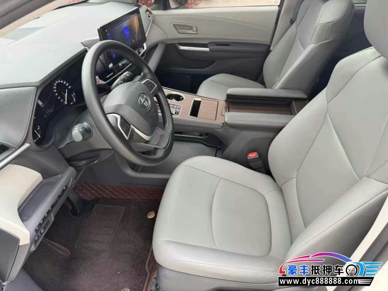 24年丰田格瑞维亚轿车抵押车出售