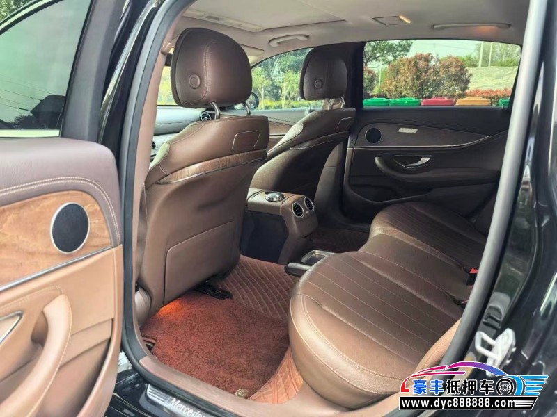 19年奔驰E轿车抵押车出售