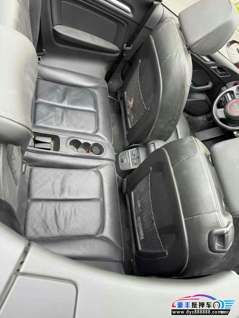 17年奥迪A3轿车抵押车出售