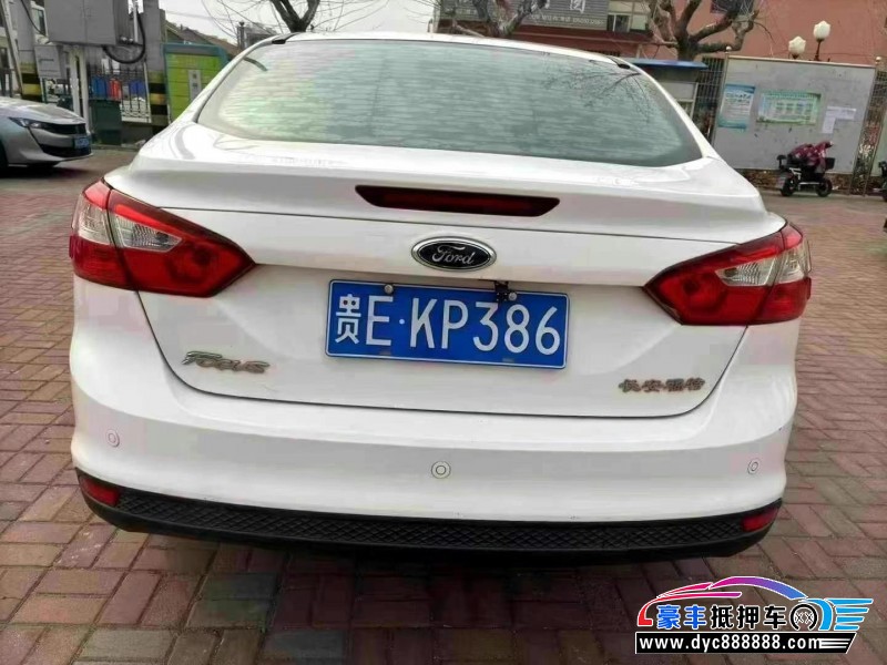 15年福特福克斯轿车抵押车出售