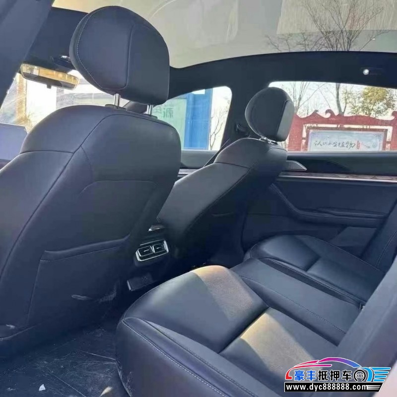 24年哪吒S轿车抵押车出售