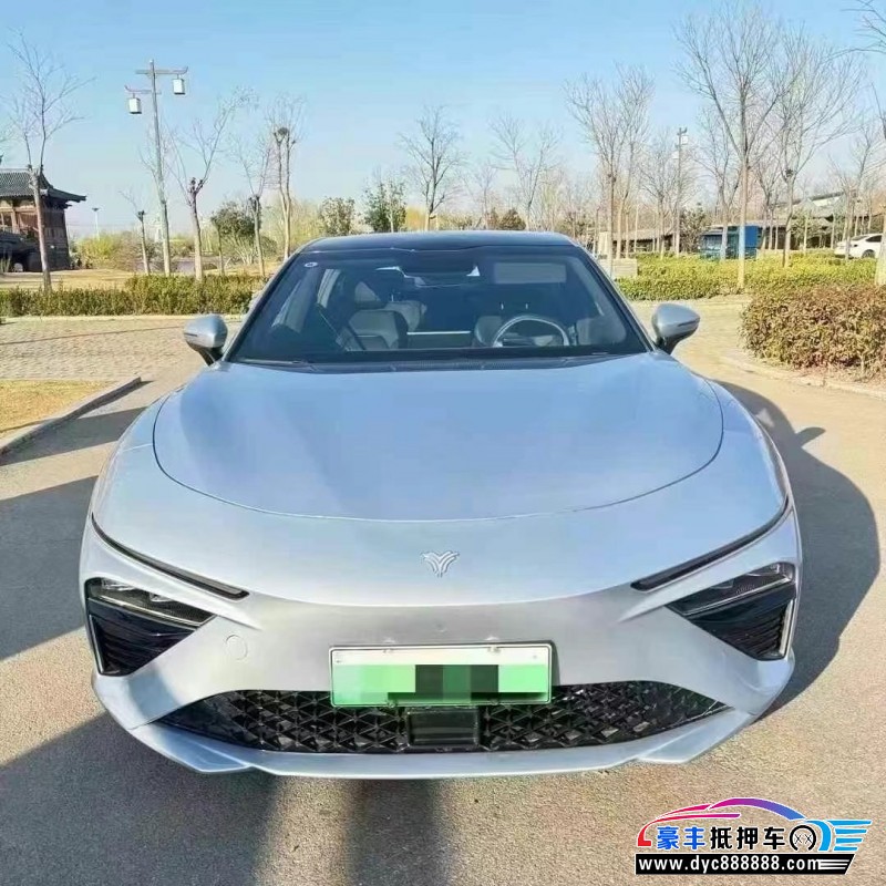 24年哪吒S轿车抵押车出售