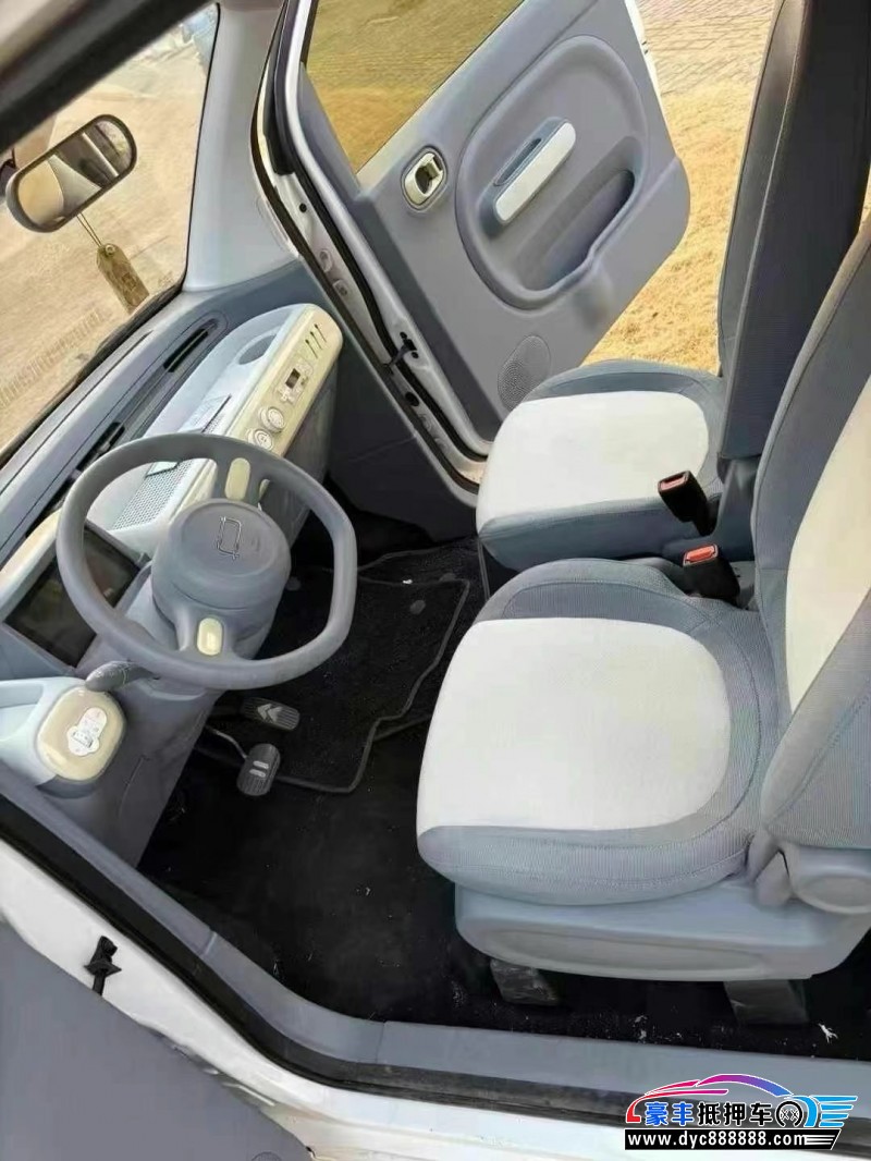 24年奔腾小马轿车抵押车出售