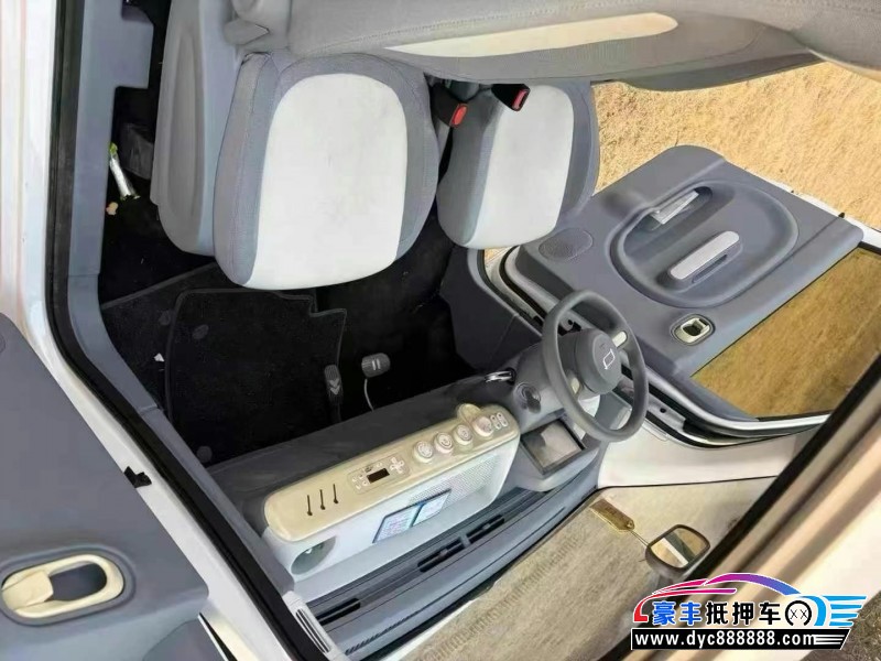 24年奔腾小马轿车抵押车出售