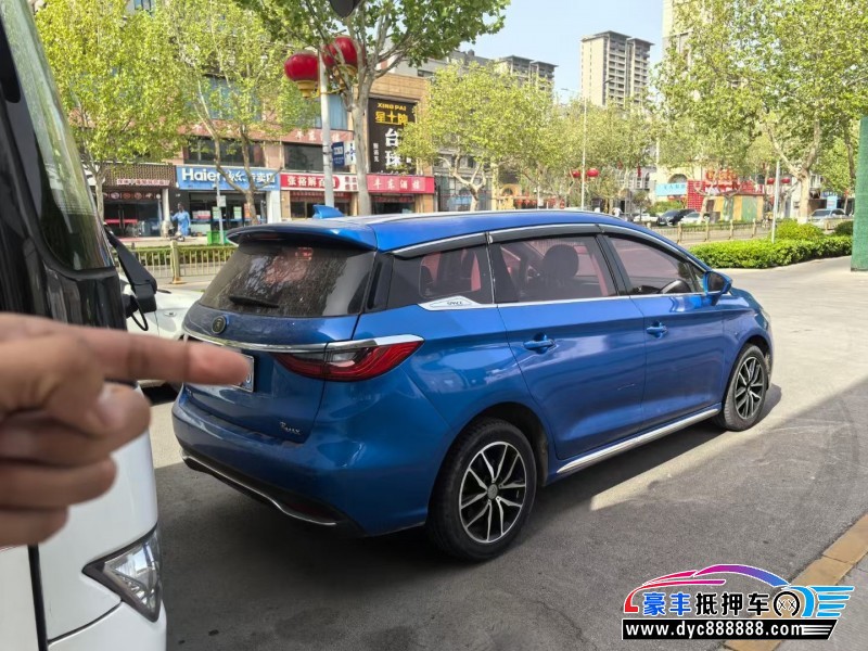 18年比亚迪宋轿车抵押车出售