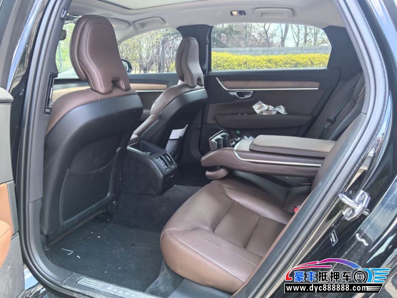 19年沃尔沃S90轿车抵押车出售