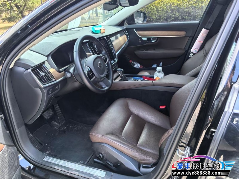 19年沃尔沃S90轿车抵押车出售